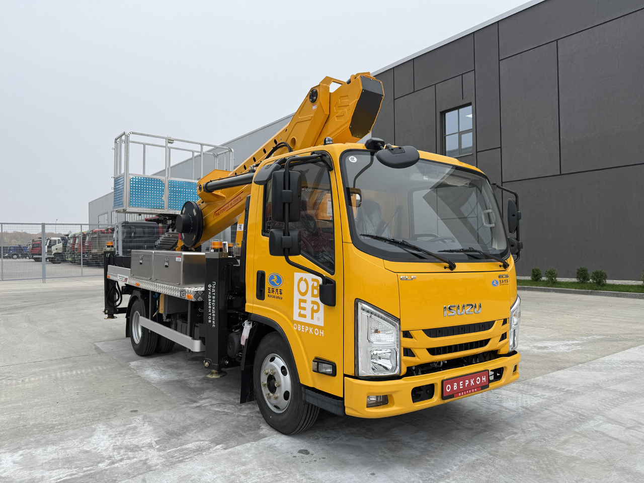 Isuzu Elf - Автовышка: фото 1 Isuzu Elf - Автовышка: фото 1