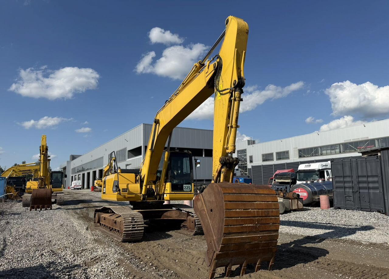 Гусеничный экскаватор Komatsu PC220-8: фото 8
