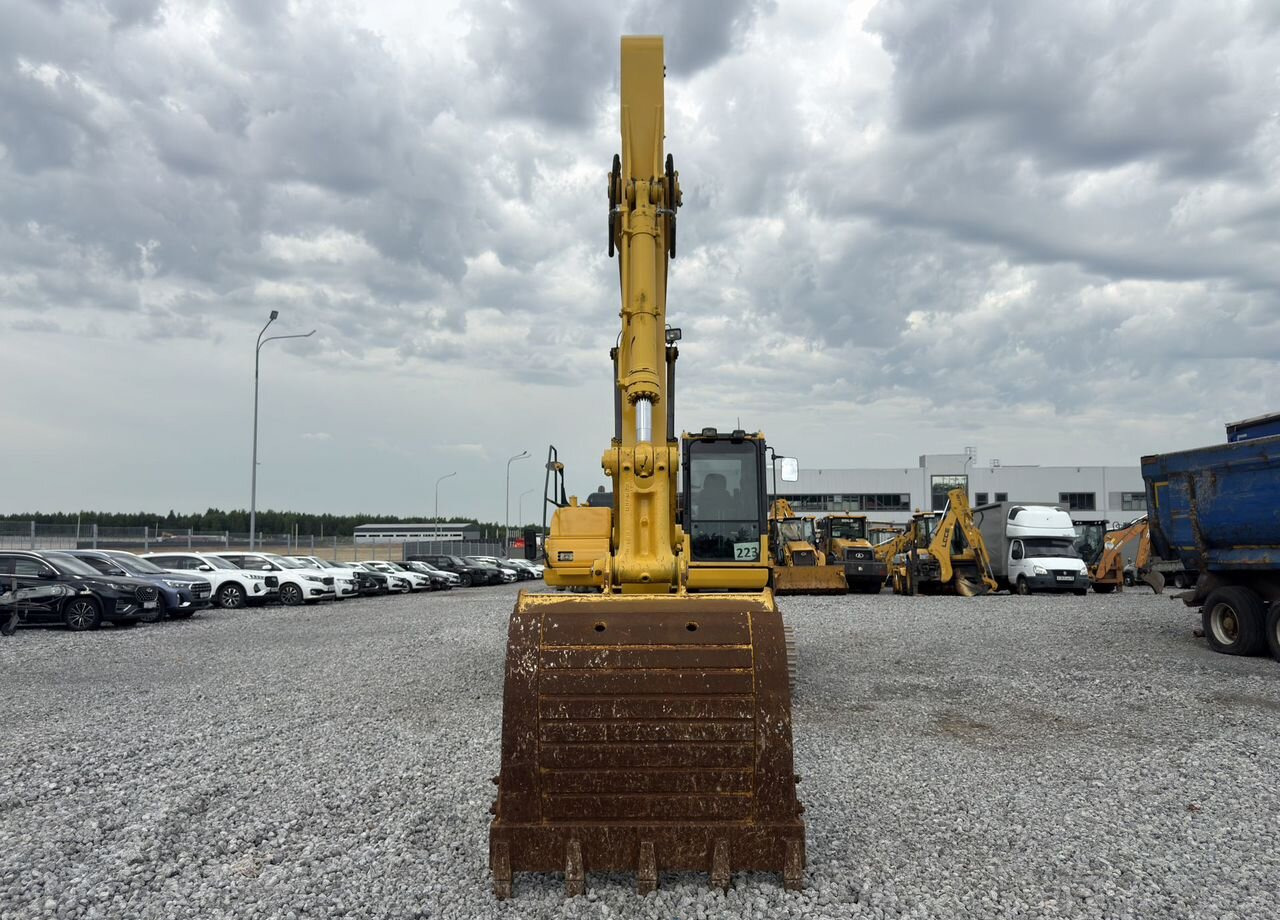Гусеничный экскаватор Komatsu PC220-8: фото 8