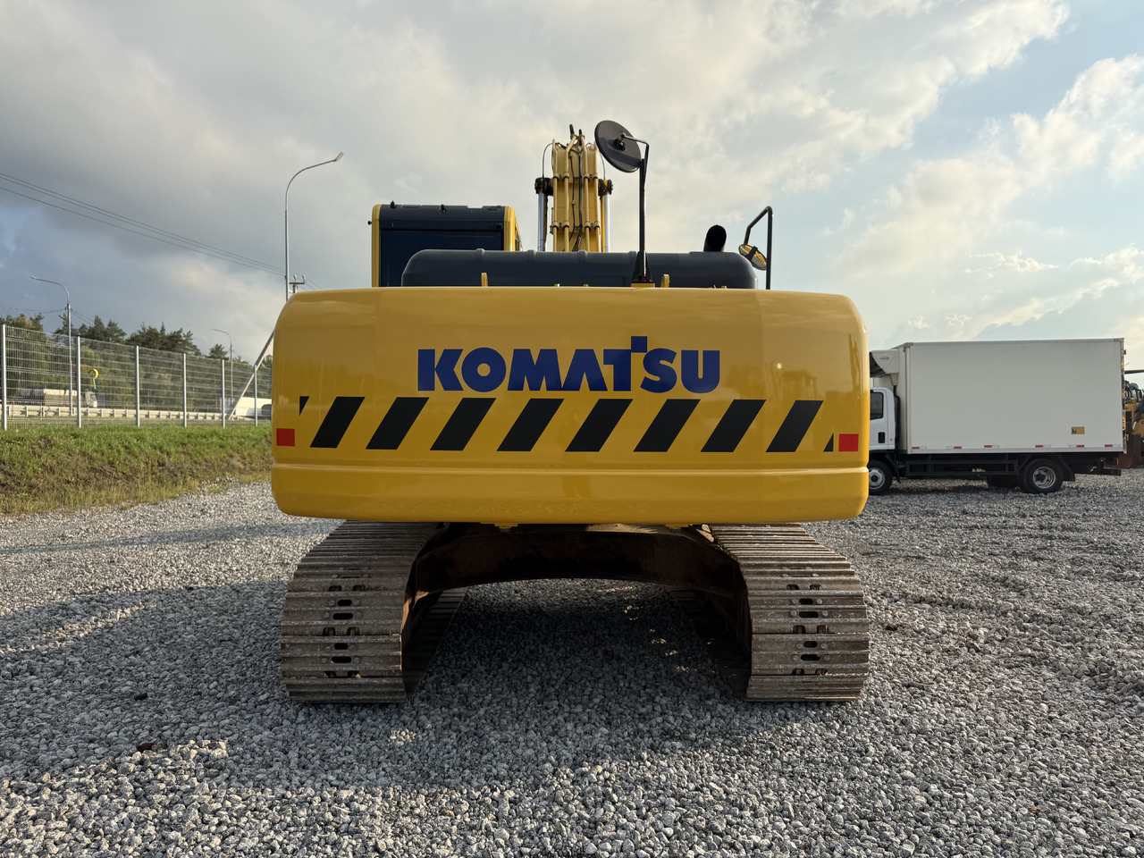 Komatsu PC220-8 - Гусеничный экскаватор: фото 3 Komatsu PC220-8 - Гусеничный экскаватор: фото 3