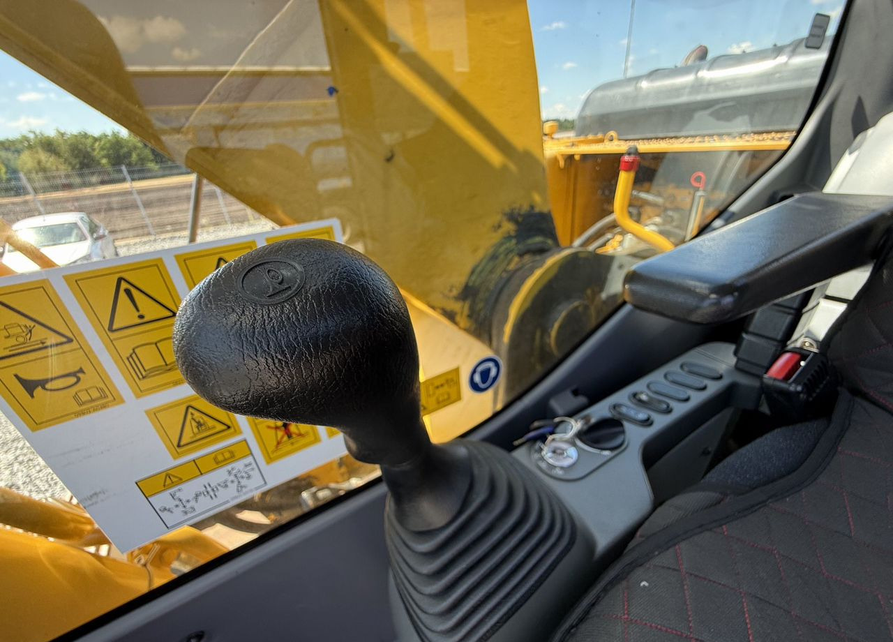 Гусеничный экскаватор Komatsu PC220: фото 21
