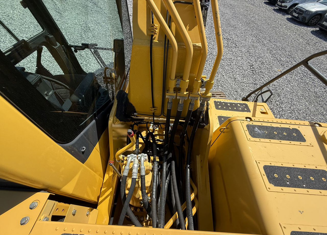 Гусеничный экскаватор Komatsu PC220: фото 8