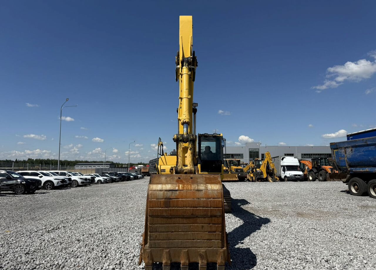 Komatsu PC220 - Гусеничный экскаватор: фото 5 Komatsu PC220 - Гусеничный экскаватор: фото 5