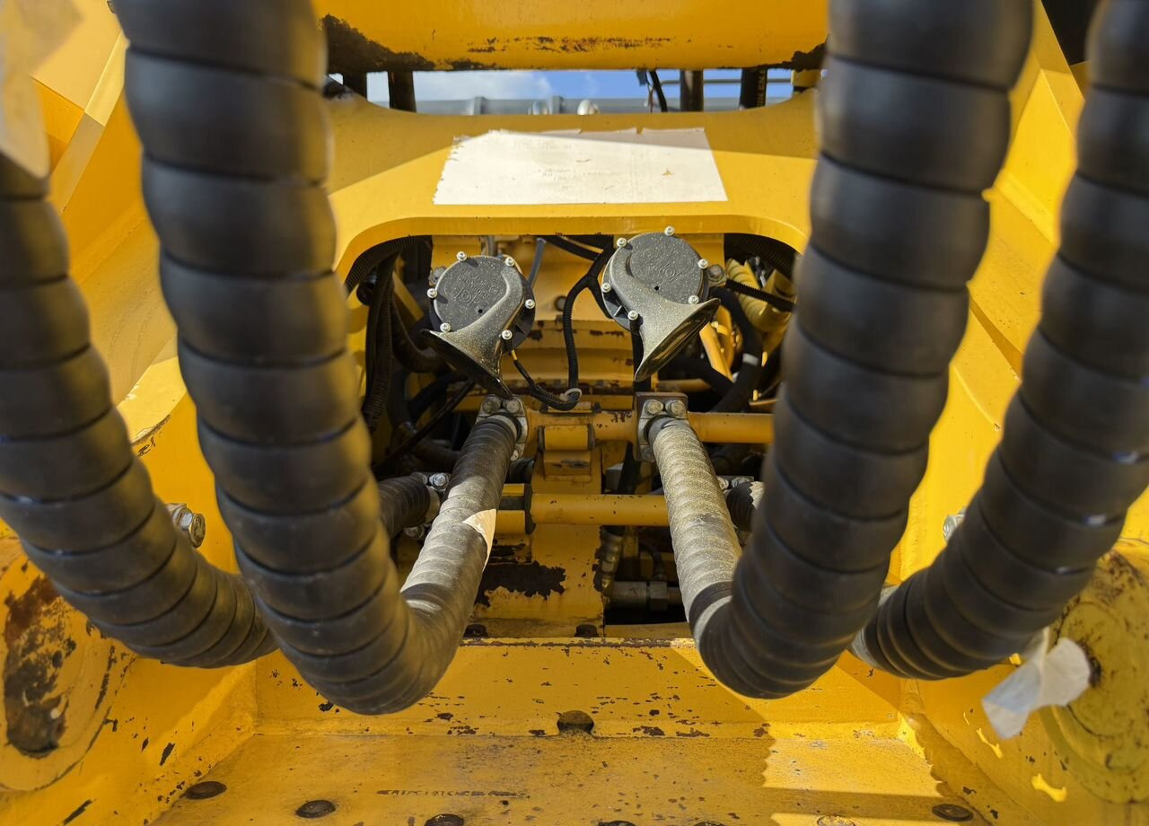 Гусеничный экскаватор Komatsu PC300-8: фото 11