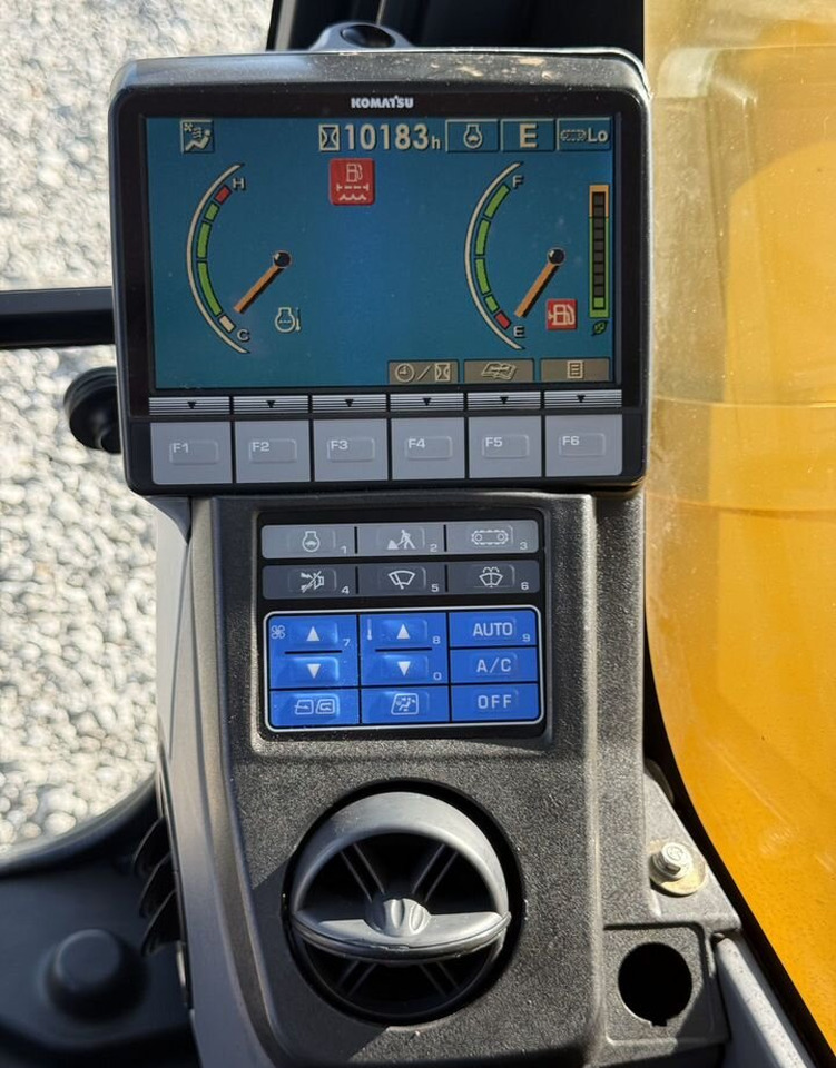 Гусеничный экскаватор Komatsu PC300-8: фото 15