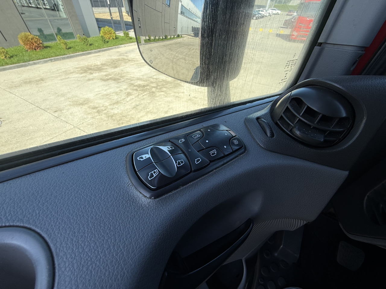 Самосвал Mercedes-Benz Actros 3341AK: фото 11 Самосвал Mercedes-Benz Actros 3341AK: фото 11