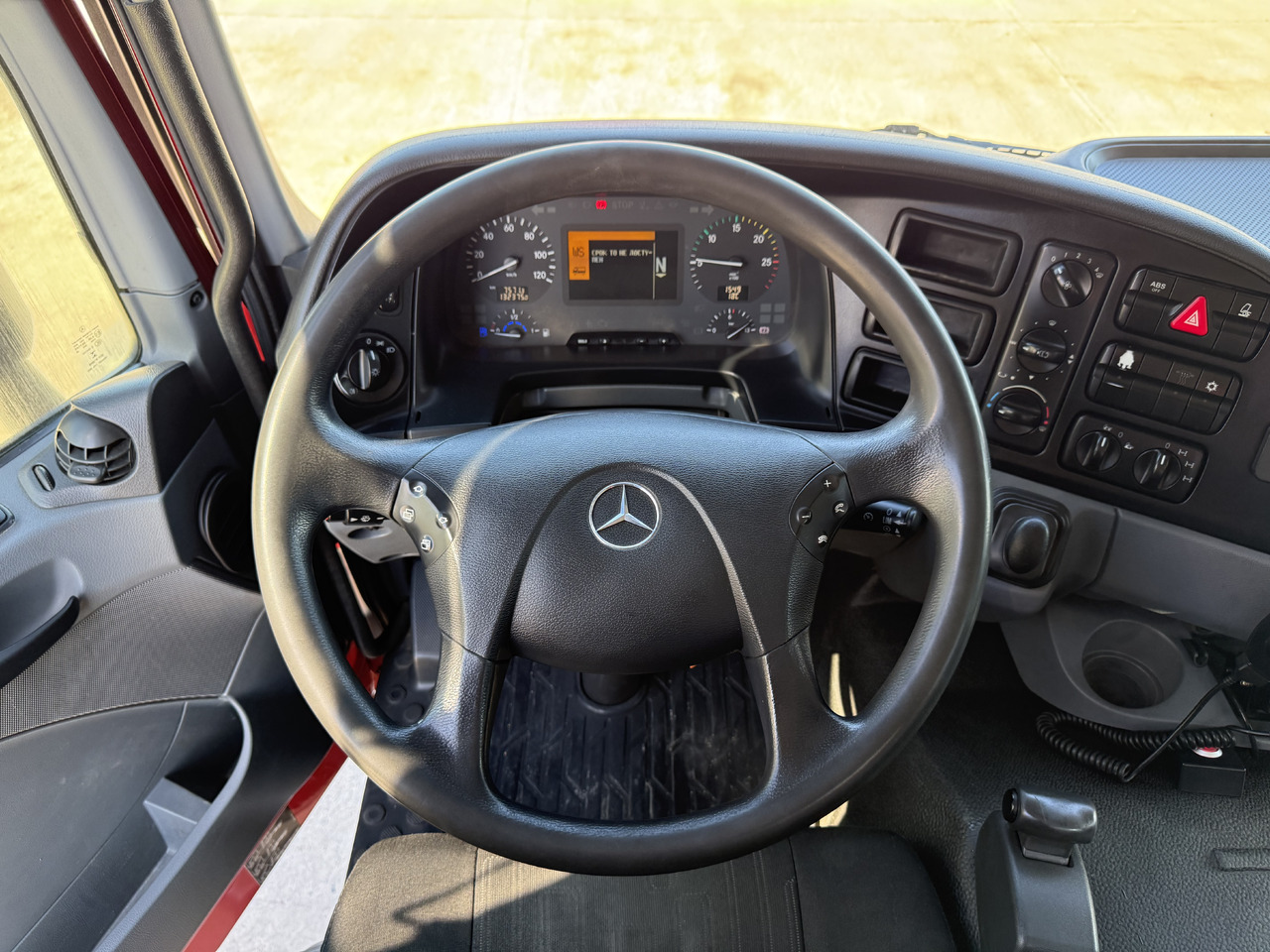 Самосвал Mercedes-Benz Actros 3341AK: фото 13 Самосвал Mercedes-Benz Actros 3341AK: фото 13