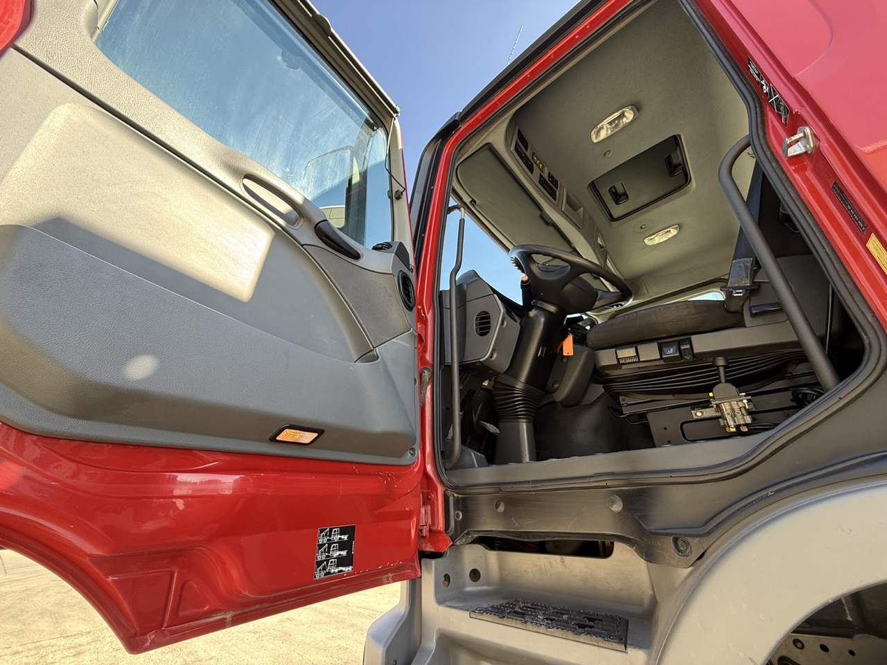 Самосвал Mercedes-Benz Actros 3341AK: фото 9 Самосвал Mercedes-Benz Actros 3341AK: фото 9