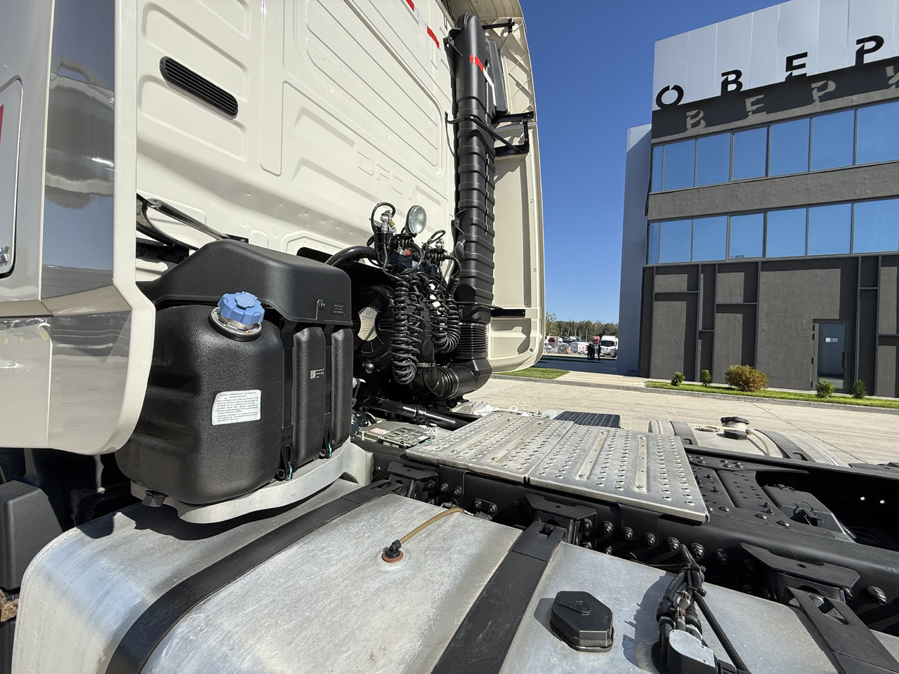 Тягач Dongfeng GX: фото 23 Тягач Dongfeng GX: фото 23