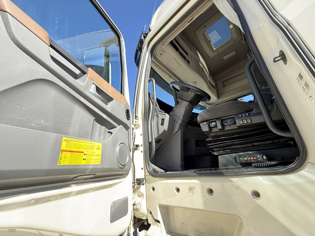 Тягач Dongfeng GX: фото 9 Тягач Dongfeng GX: фото 9