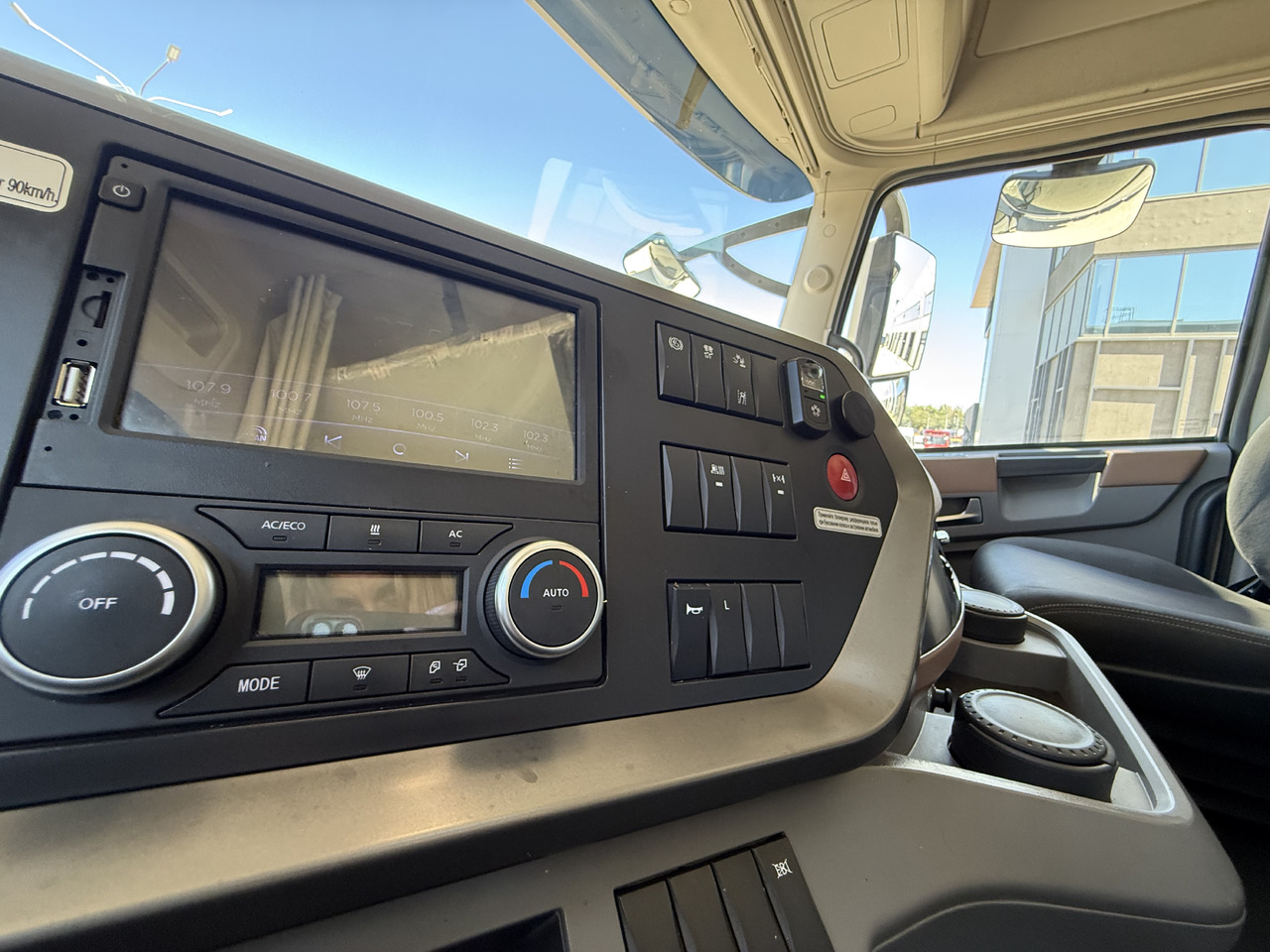 Тягач Dongfeng GX: фото 14 Тягач Dongfeng GX: фото 14
