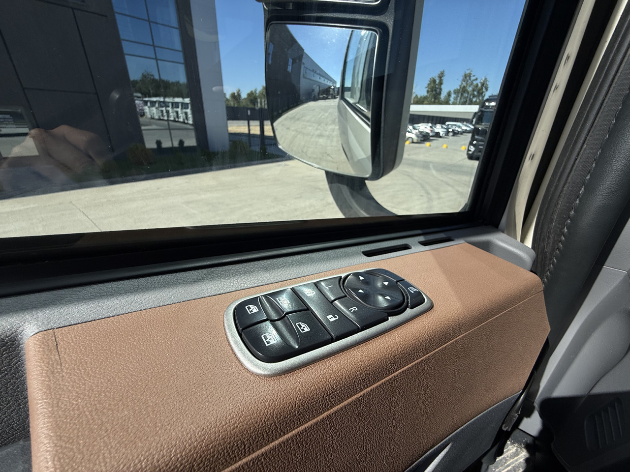 Тягач Dongfeng GX: фото 10 Тягач Dongfeng GX: фото 10