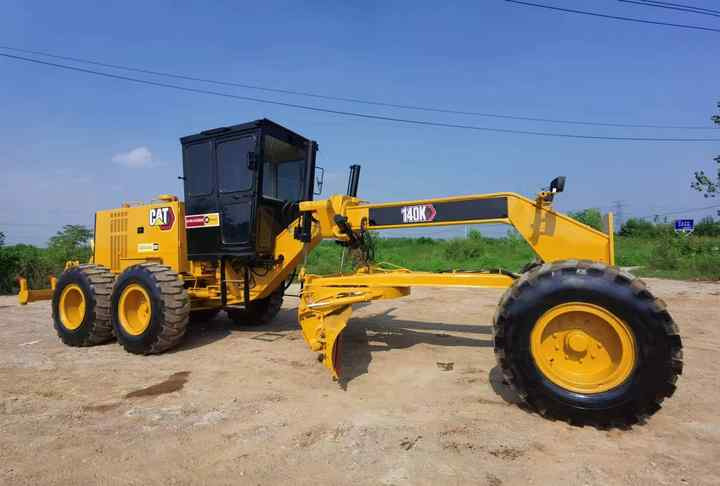 Used Caterpillar CAT 140k Land Road Motor Grader CAT140k Used Grader Cheap Price for Sale - Грейдер: фото 4 Used Caterpillar CAT 140k Land Road Motor Grader CAT140k Used Grader Cheap Price for Sale - Грейдер: фото 4