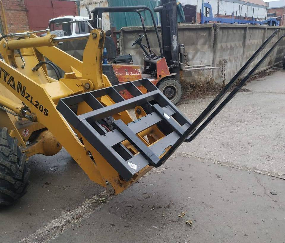 Паллетные вилы для экскаватора-погрузчика - Вилы: фото 3 Паллетные вилы для экскаватора-погрузчика - Вилы: фото 3