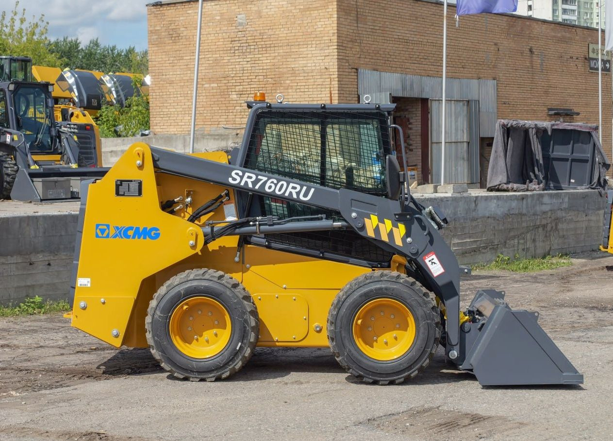 XCMG SR760RU - Мини-погрузчик (с бортовым поворотом): фото 3 XCMG SR760RU - Мини-погрузчик (с бортовым поворотом): фото 3