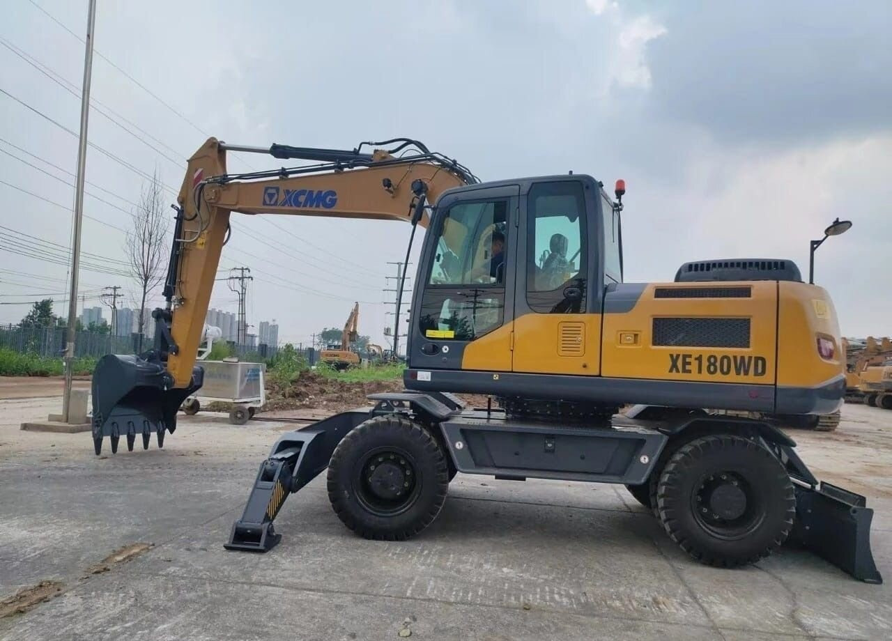 XCMG XE180WD - Колёсный экскаватор: фото 3 XCMG XE180WD - Колёсный экскаватор: фото 3