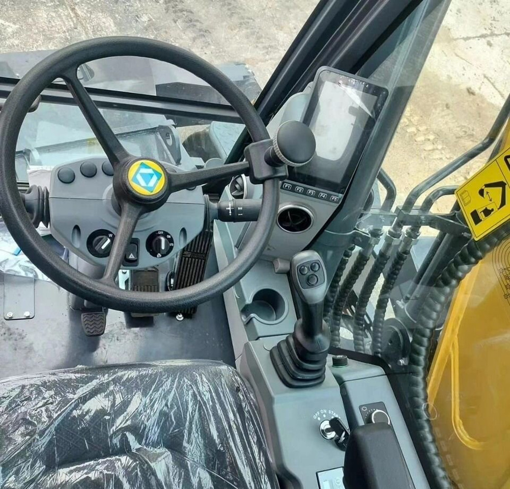 XCMG XE180WD - Колёсный экскаватор: фото 4 XCMG XE180WD - Колёсный экскаватор: фото 4