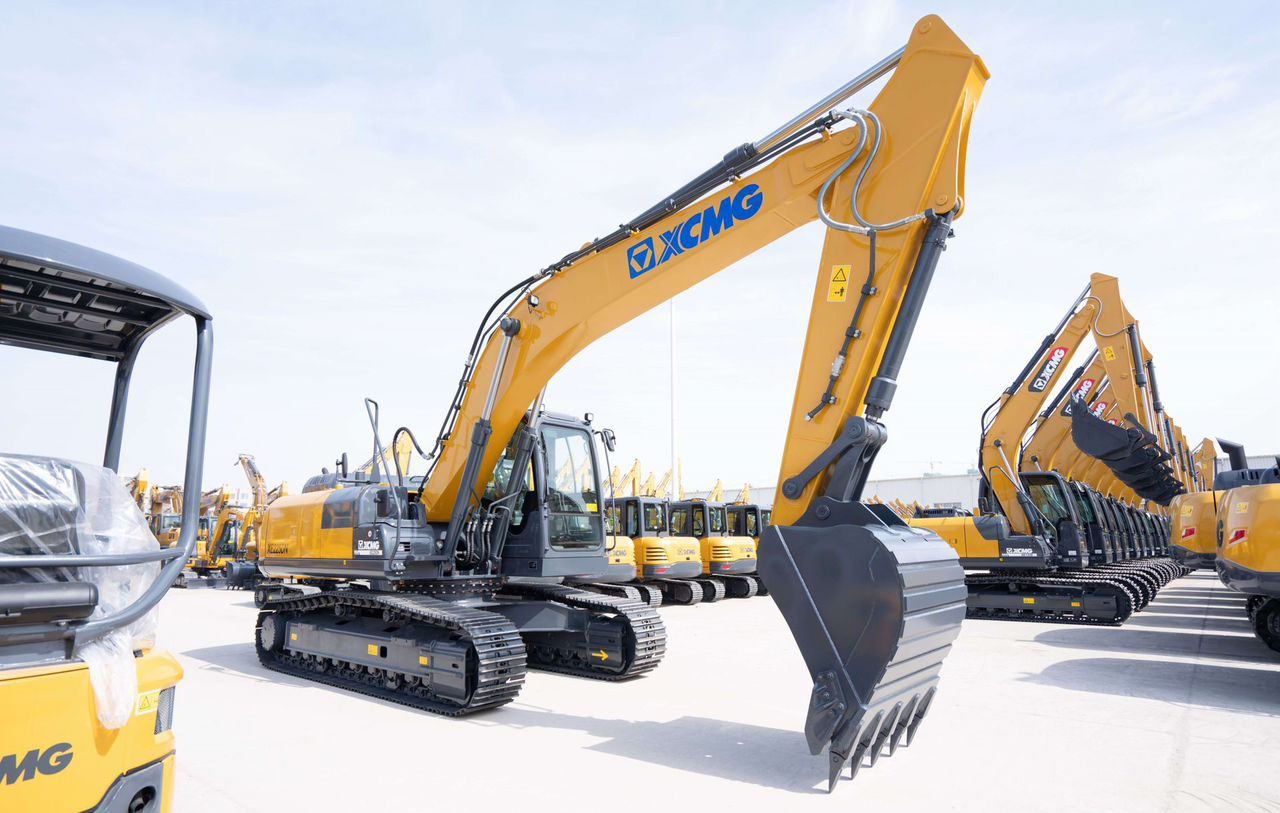 XCMG XE225DN - Гусеничный экскаватор: фото 2 XCMG XE225DN - Гусеничный экскаватор: фото 2