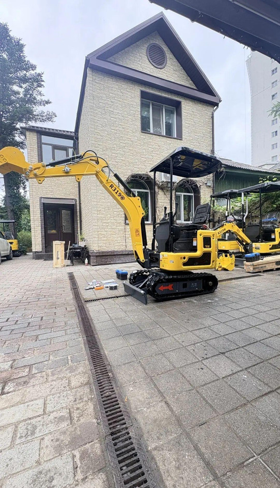 Rippa R319 - Мини-экскаватор: фото 1 Rippa R319 - Мини-экскаватор: фото 1