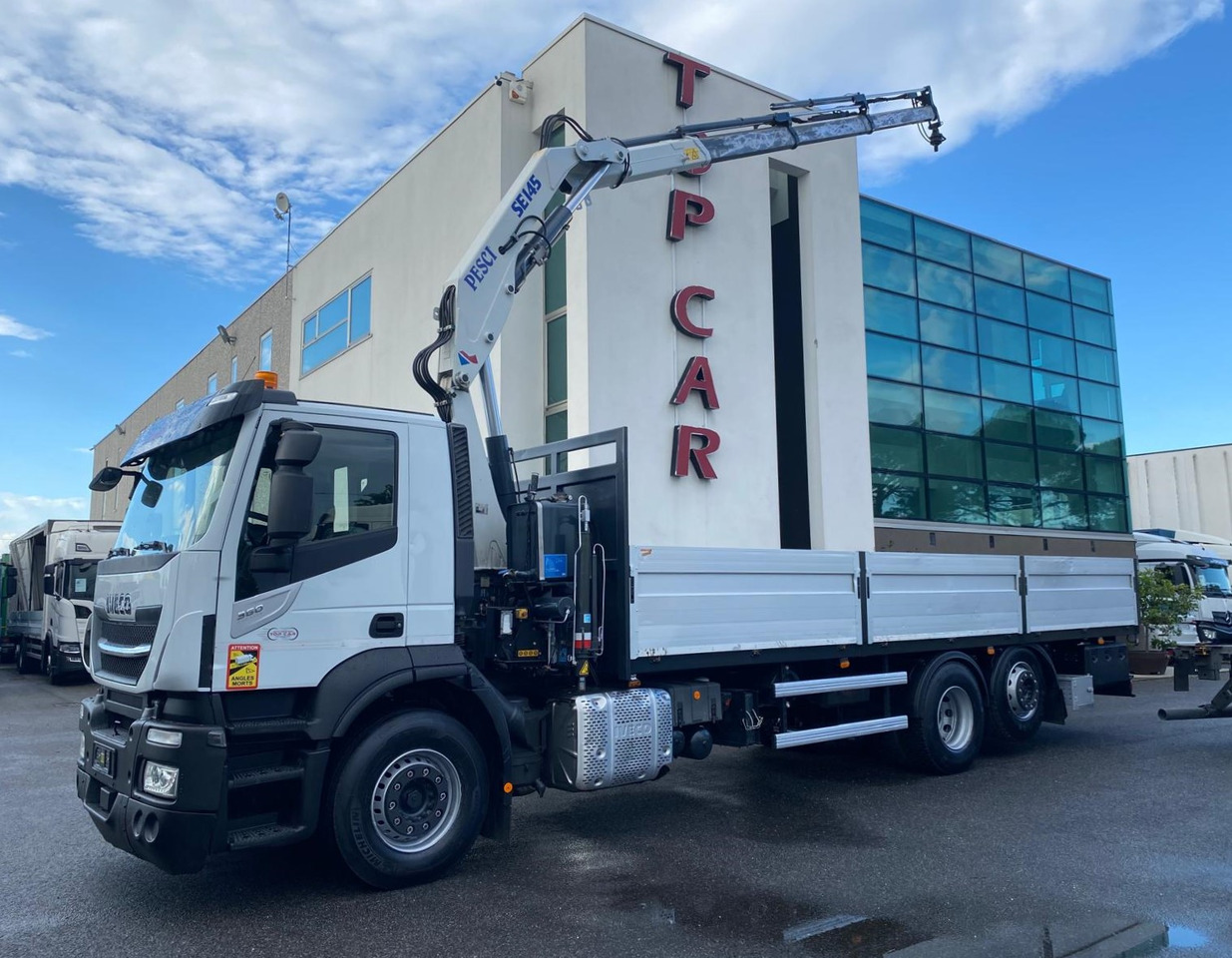 IVECO AD260S36 - Грузовик бортовой/ Платформа: фото 1 IVECO AD260S36 - Грузовик бортовой/ Платформа: фото 1