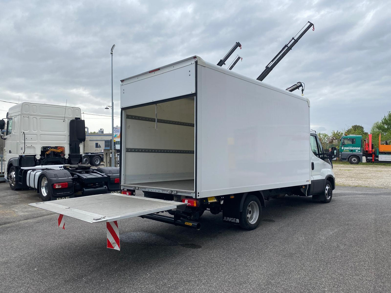 IVECO DAILY 35C16 - Цельнометаллический фургон: фото 4 IVECO DAILY 35C16 - Цельнометаллический фургон: фото 4