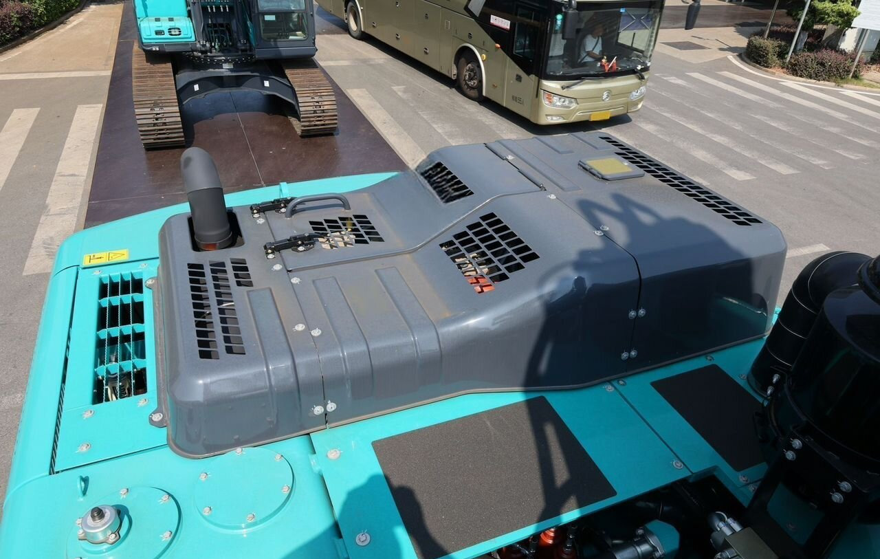 Новый Гусеничный экскаватор SUNWARD SWE 400E-3H: фото 14 Новый Гусеничный экскаватор SUNWARD SWE 400E-3H: фото 14