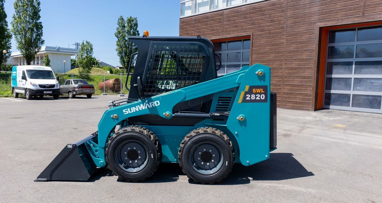Новый Мини-погрузчик (с бортовым поворотом) SUNWARD SWL2820: фото 36