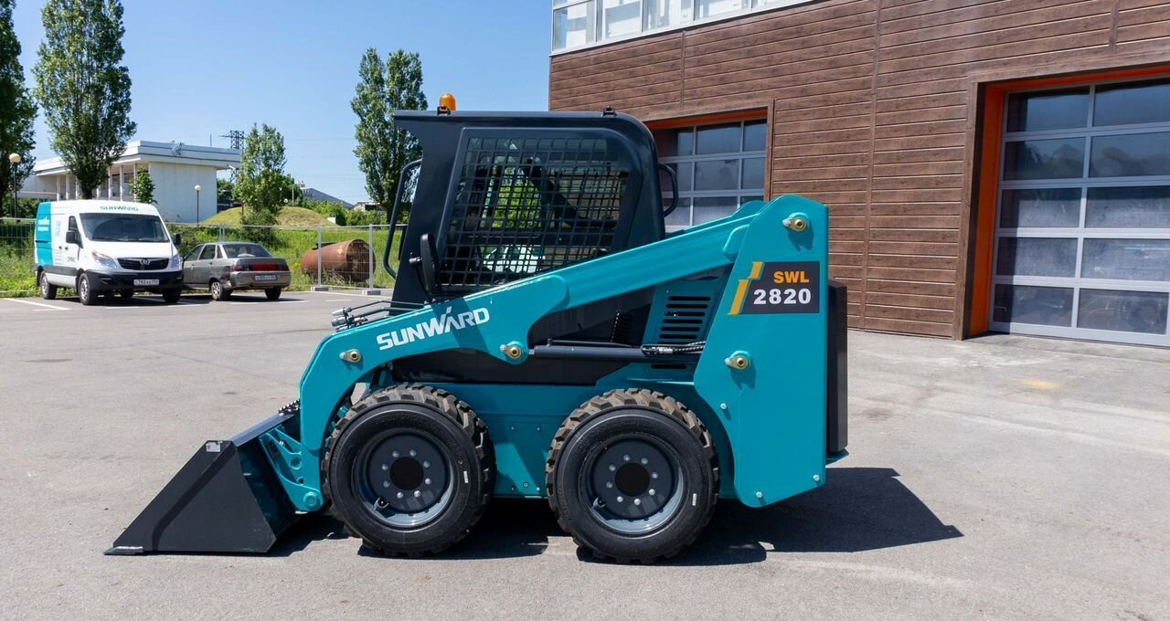 Новый Мини-погрузчик (с бортовым поворотом) SUNWARD SWL2820: фото 36