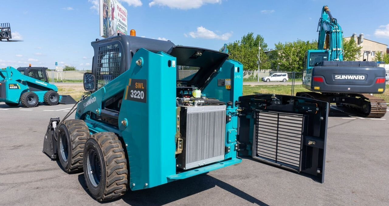 Новый Мини-погрузчик (с бортовым поворотом) SUNWARD SWL3220: фото 36
