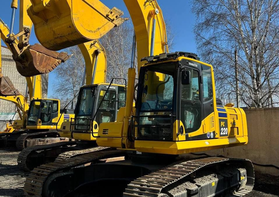 Komatsu PC220-8M0 - Гусеничный экскаватор: фото 3 Komatsu PC220-8M0 - Гусеничный экскаватор: фото 3