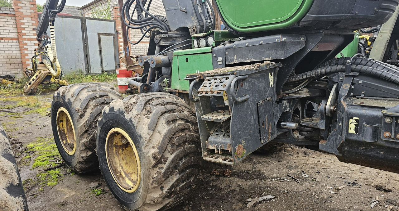 Форвардер John Deere 1170/1210E: фото 20
