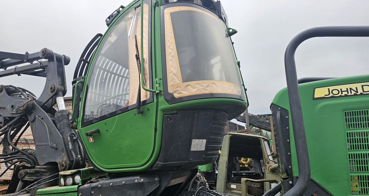 Форвардер John Deere 1170/1210E: фото 33