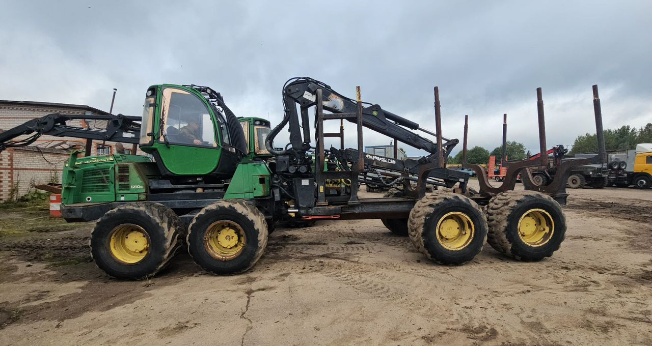 Форвардер John Deere 1170/1210E: фото 29