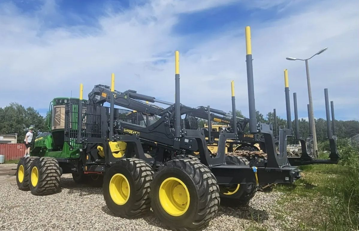 John Deere 1510E / 1510G - Форвардер: фото 2 John Deere 1510E / 1510G - Форвардер: фото 2