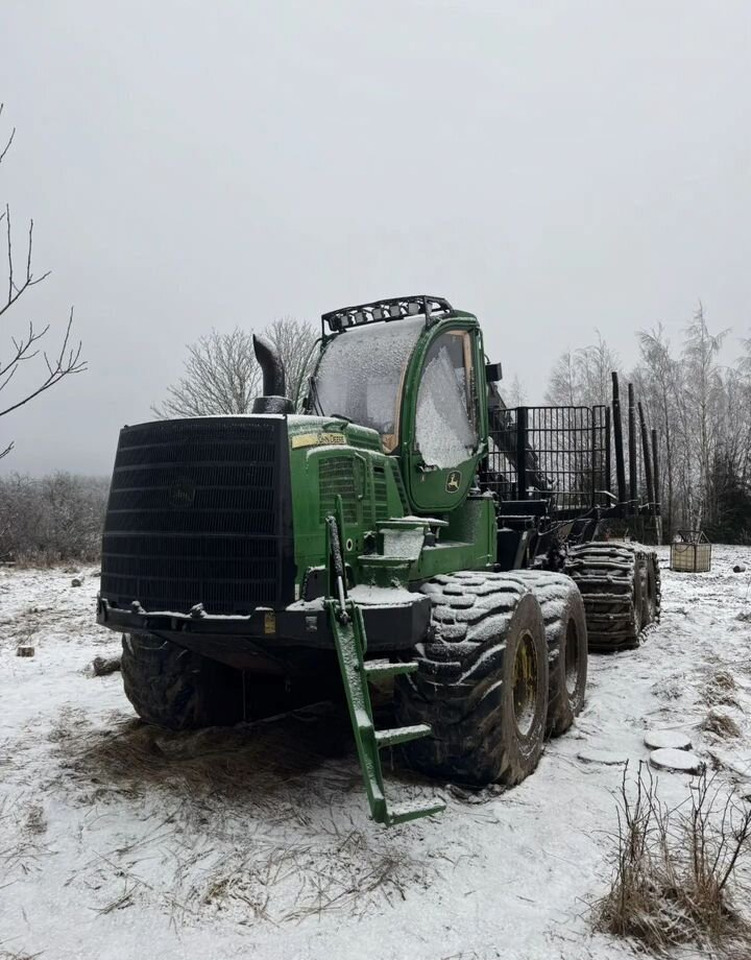 John Deere 1910G - Форвардер: фото 1 John Deere 1910G - Форвардер: фото 1