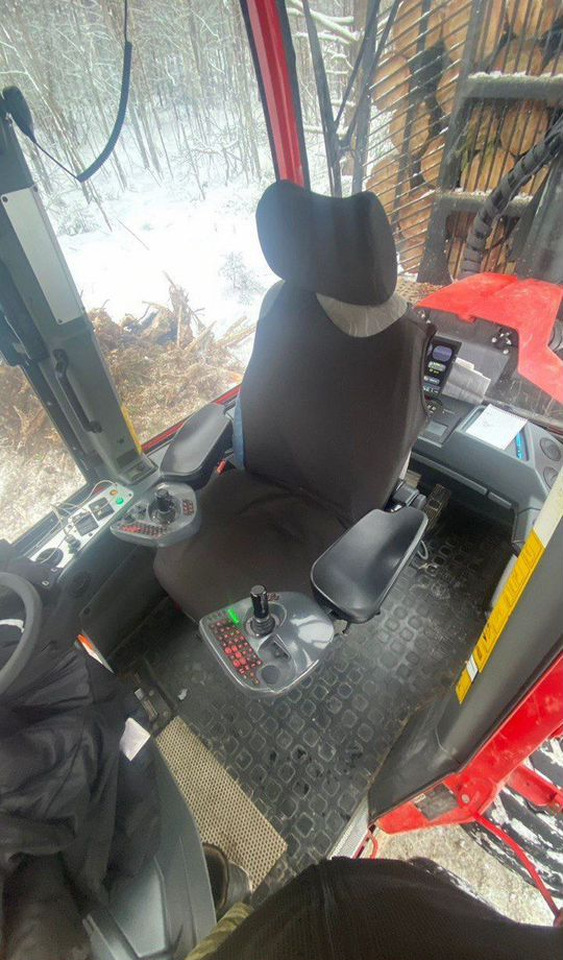 Новый Форвардер Komatsu 875: фото 25 Новый Форвардер Komatsu 875: фото 25