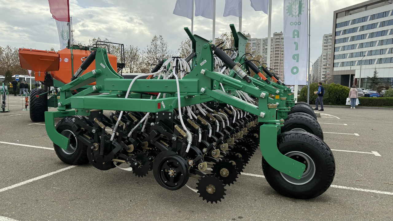 Агро Посевной комплекс "Кузбасс-Д" ПК-7,6 с пластиковым бункером объемом 8 м.куб. - Посевной комплекс: фото 1 Агро Посевной комплекс "Кузбасс-Д" ПК-7,6 с пластиковым бункером объемом 8 м.куб. - Посевной комплекс: фото 1