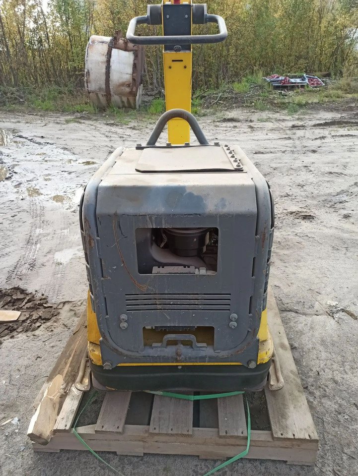 Виброплита реверсивная Wacker Neuson DPU 100-70 - Виброплита: фото 5 Виброплита реверсивная Wacker Neuson DPU 100-70 - Виброплита: фото 5