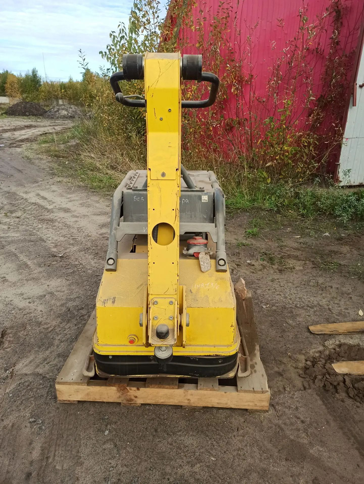Виброплита реверсивная Wacker Neuson DPU 100-70 - Виброплита: фото 2 Виброплита реверсивная Wacker Neuson DPU 100-70 - Виброплита: фото 2