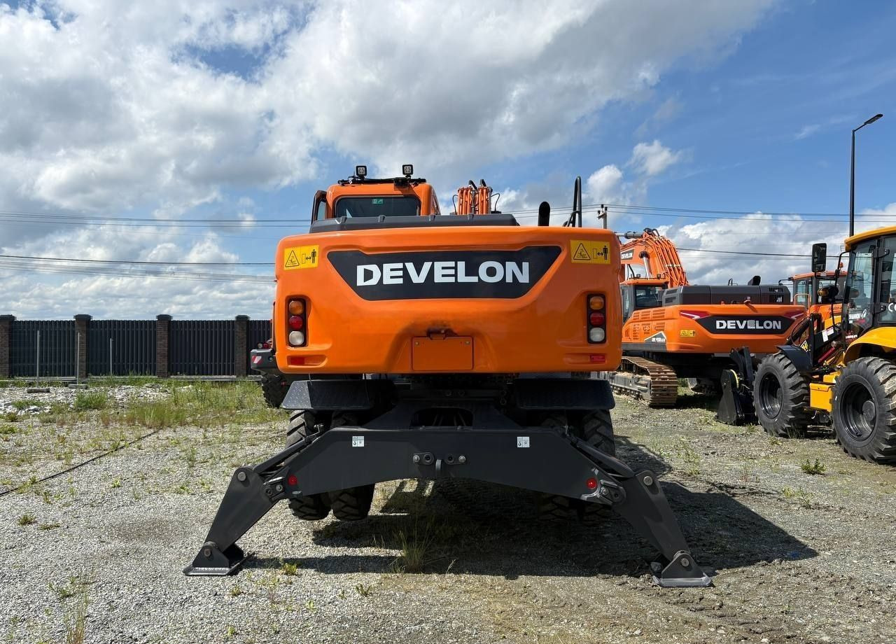 Новый Колёсный экскаватор Develon DX150W-7B: фото 6
