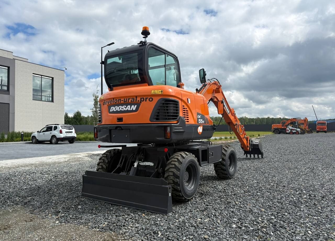 Новый Колёсный экскаватор Develon DX55W: фото 7 Новый Колёсный экскаватор Develon DX55W: фото 7