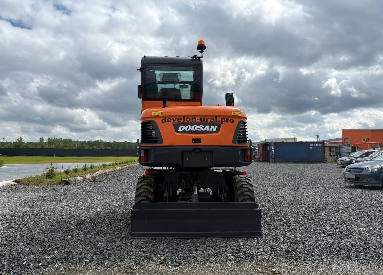 Новый Колёсный экскаватор Develon DX55W: фото 6 Новый Колёсный экскаватор Develon DX55W: фото 6