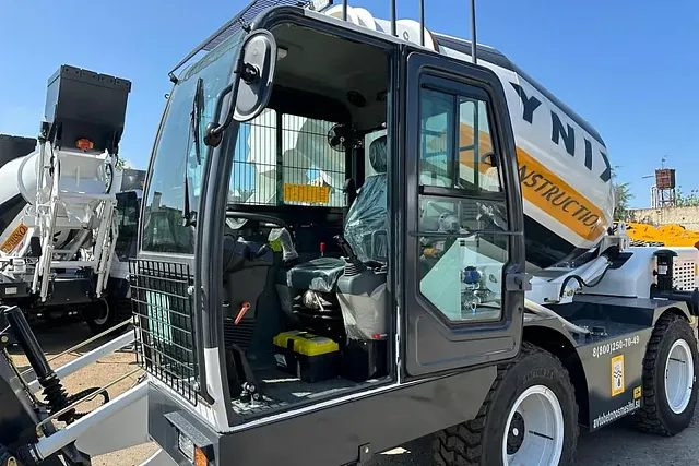 Бетоносмеситель с самозагрузкой Ynix QGMC7000 - Автобетоносмеситель: фото 3 Бетоносмеситель с самозагрузкой Ynix QGMC7000 - Автобетоносмеситель: фото 3