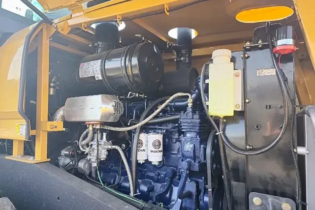 Фронтальный погрузчик Lugong LG946L - Фронтальный погрузчик: фото 2 Фронтальный погрузчик Lugong LG946L - Фронтальный погрузчик: фото 2