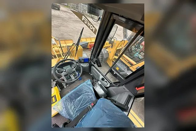 Фронтальный погрузчик Lugong LG946L - Фронтальный погрузчик: фото 4 Фронтальный погрузчик Lugong LG946L - Фронтальный погрузчик: фото 4