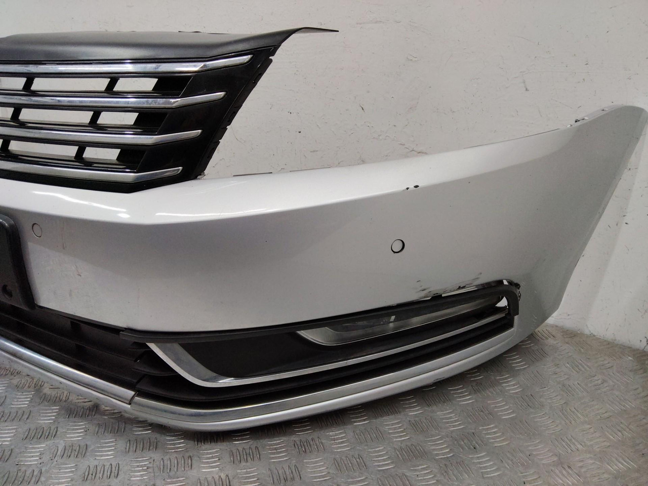 Бампер передний Volkswagen Passat B7 2010 - Бампер для Легковых автомобилей: фото 5 Бампер передний Volkswagen Passat B7 2010 - Бампер для Легковых автомобилей: фото 5