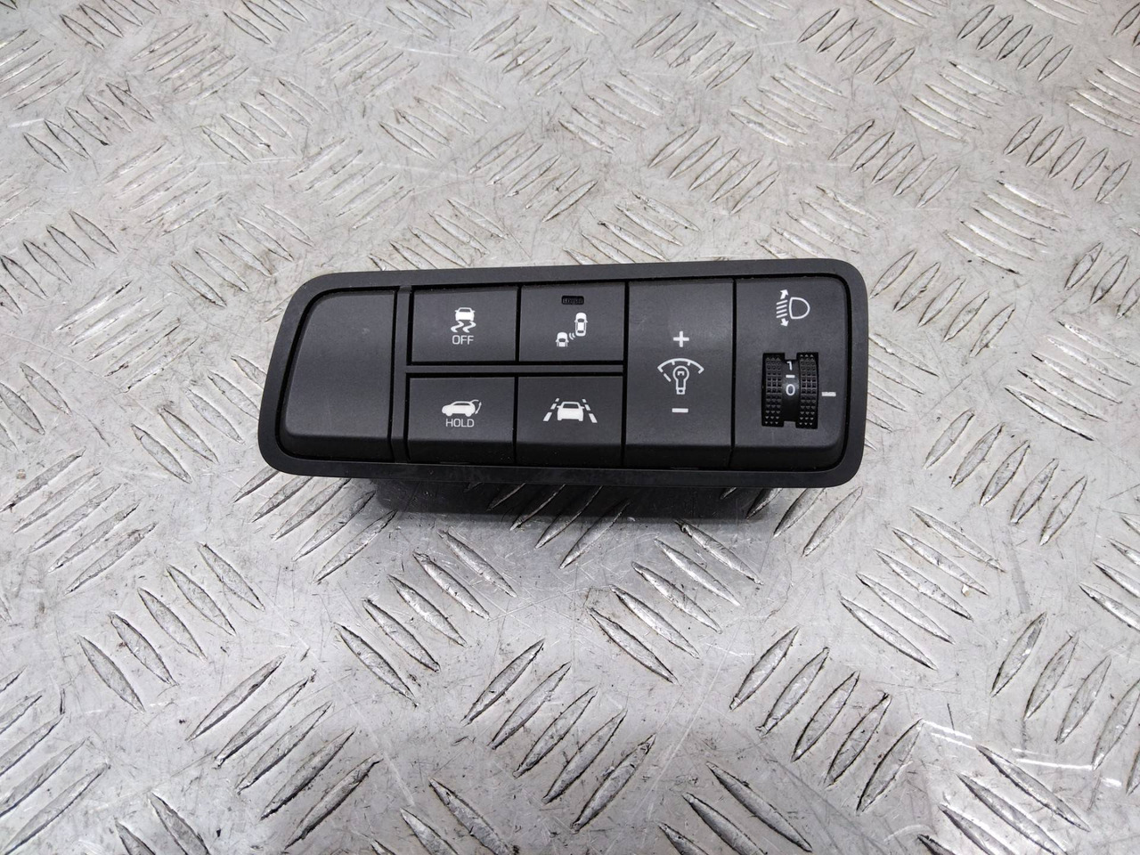 Блок кнопок Hyundai Tucson 3 рест. 2019 93710D7970 - Электрическая система для Легковых автомобилей: фото 1 Блок кнопок Hyundai Tucson 3 рест. 2019 93710D7970 - Электрическая система для Легковых автомобилей: фото 1