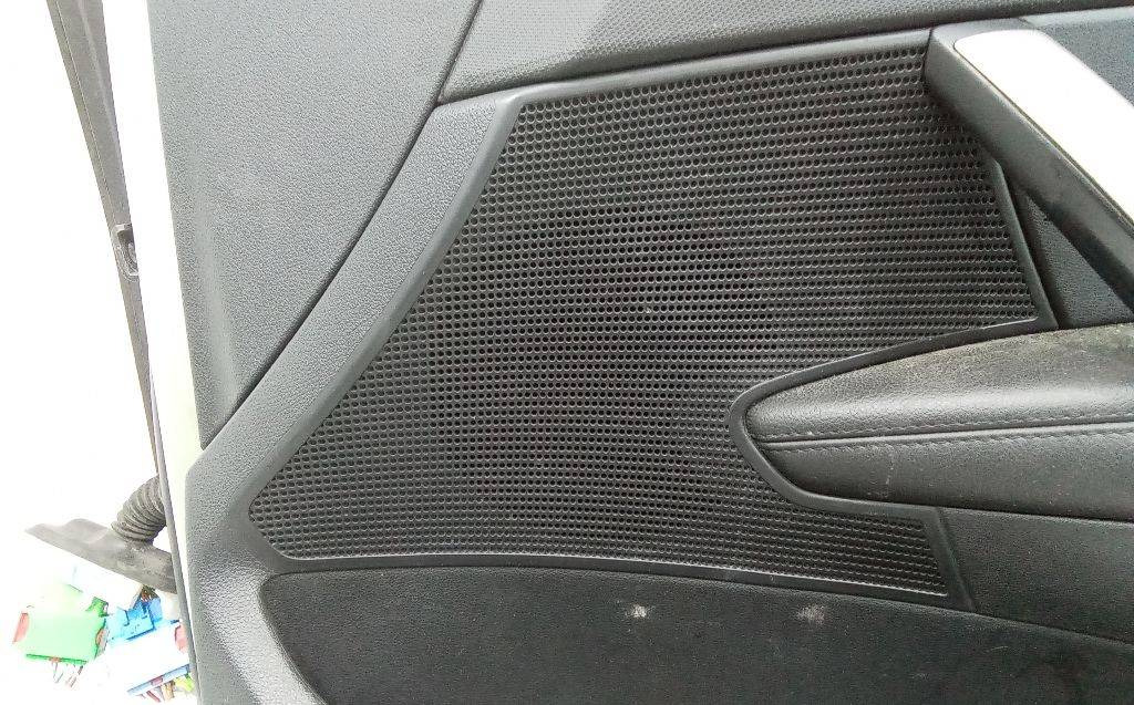 Динамик двери Peugeot 308 1 2008 - Кабина и интерьер для Легковых автомобилей: фото 1 Динамик двери Peugeot 308 1 2008 - Кабина и интерьер для Легковых автомобилей: фото 1