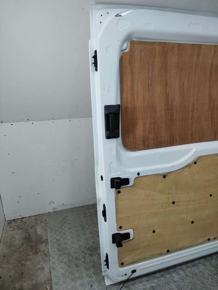 Дверь и запчасти для Грузовиков Дверь сдвижная правая Ford Transit 8 2018: фото 10 Дверь и запчасти для Грузовиков Дверь сдвижная правая Ford Transit 8 2018: фото 10