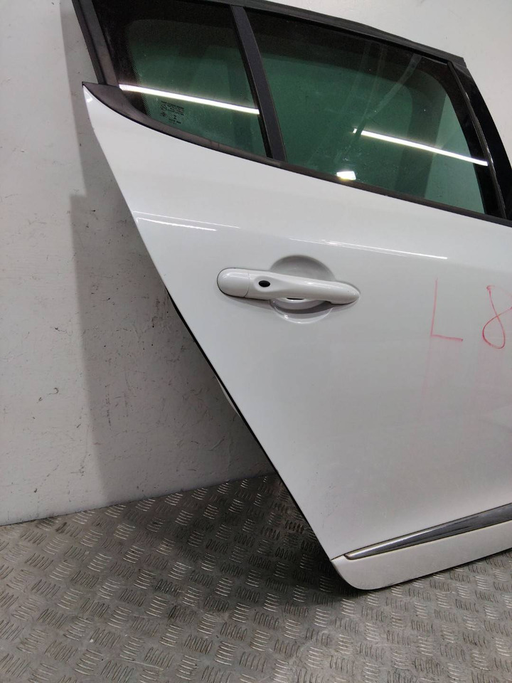 Дверь задняя правая Renault Megane 3 2-й рест. - Дверь и запчасти для Легковых автомобилей: фото 5 Дверь задняя правая Renault Megane 3 2-й рест. - Дверь и запчасти для Легковых автомобилей: фото 5